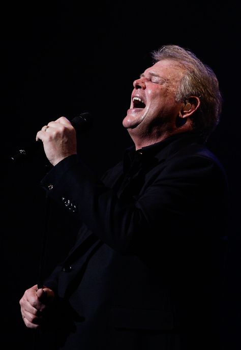 John Farnham, Australian Men, Face The Music, Music Pictures, I John, It's Raining, Music People, Famous Men, Popsugar