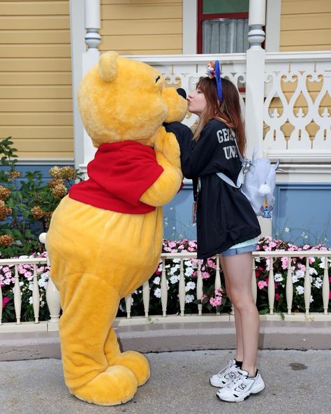 Winnie The Pooh Disneyland, Disneyland Ootd, Aesthetic Ootd, Disney Aesthetic, Disney Character, Happiest Place On Earth, Disney Trip, Disneyland Paris, Cute Fits