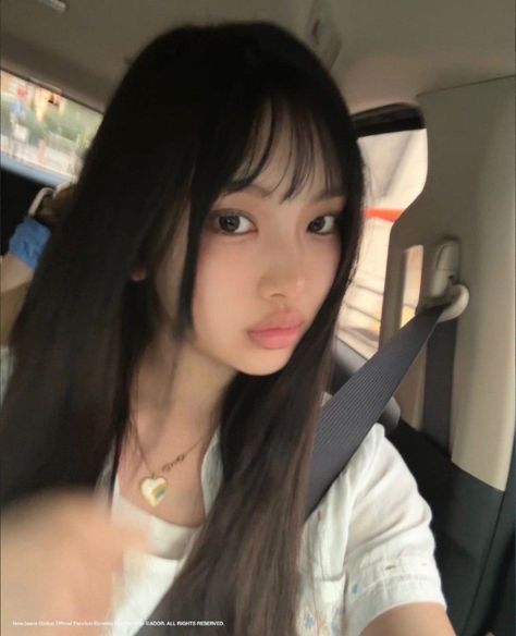 Hyein Super Shy, Hyein Newjeans, Lil Sister, New Jeans Style, Dress Hats, Girl Next Door, Korean Singer, New Hair, South Korean Girls