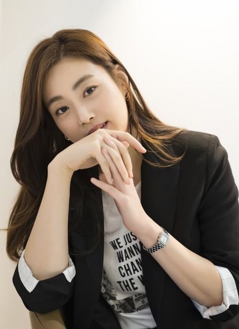 Kang So Ra, Natural Outfits, Kang Sora, Flamboyant Natural, Divorce For Women, Singer Fashion, Aesthetic Light, Jong Suk, Fesyen Wanita