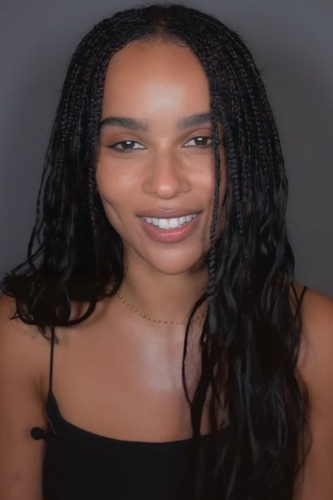 Zoey Kravitz Braids, Minnie Mouse Bedroom Ideas, Week Hairstyles, Zoe Kravitz Braids, Minnie Mouse Bedroom, Rasta Hair, Goddess Box Braids, Zoë Kravitz, Lisa Bonet