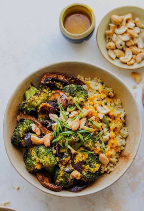 Sandwich Vegetarian, Veggie Quinoa, Quinoa Broccoli, Quinoa Bowls, Quinoa Bowl, Healthy Nutrition, Bowls Recipe, Roasted Vegetables, A Bowl