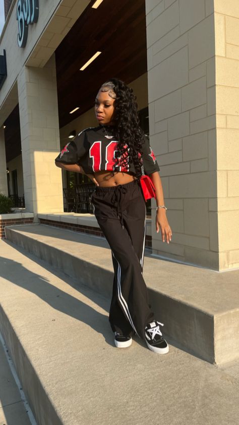 Jersey shirt Black Jersey Outfit, Jersey Outfit Black Women, Cute Box Braids, Cute Box Braids Hairstyles, Jersey Outfit, Box Braids Hairstyles, Braids Hairstyles, Cute Simple Outfits, Jersey Shirt