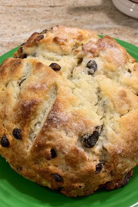 Easy Irish Soda Bread, Irish Bread, Soda Bread Recipe, Irish Cooking, Irish Recipes Traditional, Irish Soda Bread Recipe, Scottish Recipes, Artisan Bread Recipes, St Patricks Day Food