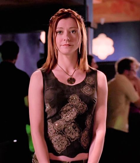 Willow From Buffy The Vampire Slayer, Buffy The Vampire Slayer Outfits Willow, Tara Buffy Outfits, Tara Outfits Buffy, Willow Outfits Buffy, Willow Buffy Outfits, Willow Buffy The Vampire Slayer Outfits, Willow Rosenberg Aesthetic, Willow Rosenberg Outfits