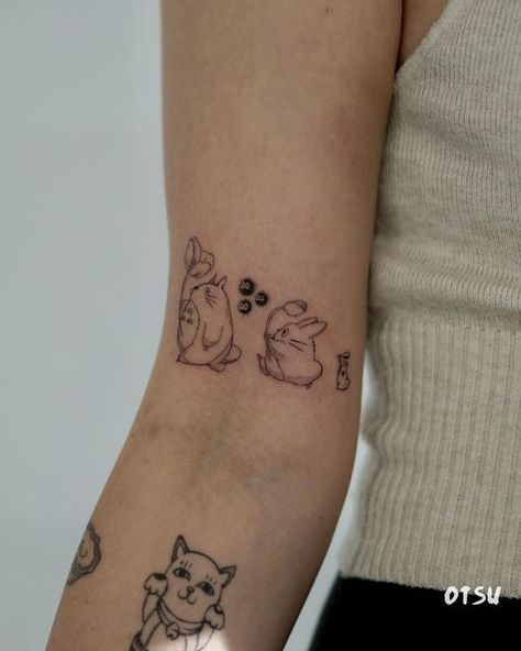 Studio Ghibli Couple Tattoo, Matching Totoro Tattoos, Anime Patchwork Tattoo, Anime Small Tattoo, Cute Tattoo Sleeve, Cute Anime Tattoos, Totoro Tattoos, My Neighbor Totoro Tattoo, Anime Tattoo Art