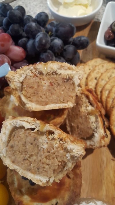 Vegan Pork, Savoury Party Food, Vegan Sausage Rolls, Pork Pies, Vegan Xmas, Medieval Recipes, Vegan Baking Recipes, Scottish Recipes, Vegan Holiday