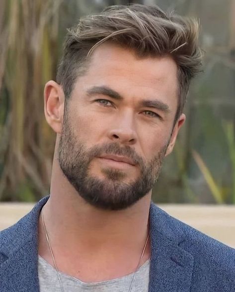 Short Beard Styles For Men, Chris Hemsworth Hair, Short Beard Styles, Crew Cut Haircut, Top Haircuts For Men, Men Fade Haircut Short, Beard Styles Short, Mens Hairstyles Thick Hair, Bad Haircut