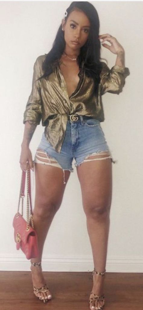 Jean Shorts And Wedges Outfit, Atl Outfits Summer, Atlanta Summer Outfits, Houston Outfits Summer, 60th Birthday Outfit Ideas For Women, Concert Outfit Black Women Summer, Bday Outfit Ideas Casual, Blouse Shorts Outfit, Blouse And Shorts Outfit