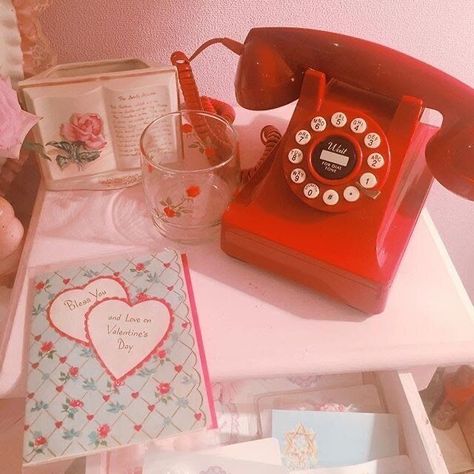 Vintage Americana Aesthetic, Retro Instagram, Americana Aesthetic, Lovecore Aesthetic, Valentines Wallpaper, The Perfect Girl, Retro Valentines, My Funny Valentine, Vintage Americana