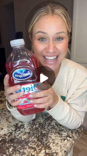 Janelle Rohner on Instagram: "PART 1: Jalapeño cranberry lime margarita jungle juice. these are perfect for #thanksgiving or #christmas credit to @timthetankofficial #junglejuice #tequila #margarita" Janelle Rohner, Cranberry Jalapeño, Cranberry Margarita, Cranberry Drinks, Jalapeno Margarita, Tequila Margarita, Lime Margarita, Jungle Juice, Mocktails