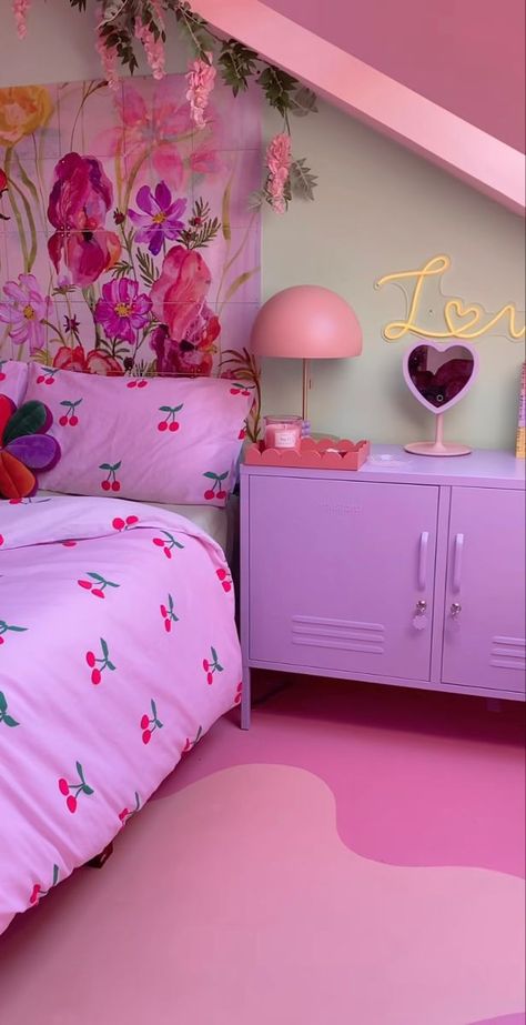 Funky Bedroom, Pastel Room, Pinterest Room Decor, Room Deco, Cute Bedroom Decor, Dream Room Inspiration, Room Makeover Bedroom, Room Makeover Inspiration, Small Room Bedroom