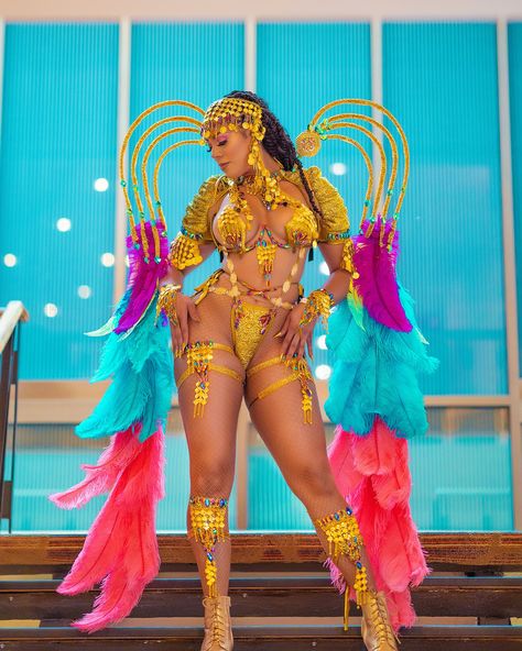 The heat is on as we prepare for our summer of carnivals!! 🥵🥵🥵 check out these scorching photos 🔥🔥 Coming up: ✅ Vincy Mas 🇻🇨 ✅St. Lucia Carnival 🇱🇨 ✅Toronto 🇨🇦 ✅Crop Over 🇧🇧 ✅Antigua Carnival 🇦🇬 ✅Spice Mas 🇬🇩 ✅Notting Hill 🇬🇧 ✅Miami 🇺🇸 ✅Tobago 🇹🇹 Tap the link in our bio to secure your makeup and photoshoot appointment for your next carnival! #carnivalmakeup #carnivalmakeuplook #trinidadcarnival #jamaicacarnival #carnivalmua #makeupinspo #carnivalmakeupinspo #caribbean #caribbeancarnival... Antigua Carnival, Carnival Caribbean, Brazilian Carnival Costumes, Jamaica Carnival, Miami Carnival, Brazilian Carnival, Hair Photoshoot, Trinidad Carnival, Carnival Makeup