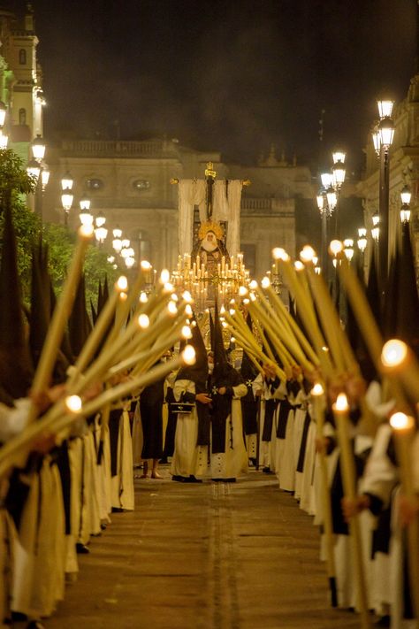 Semana Santa Aesthetic, Easter Week, Spain Aesthetic, Vision Board Photos, European Culture, Jesus Art, Roman Catholic, Catholic Faith, Germany Travel