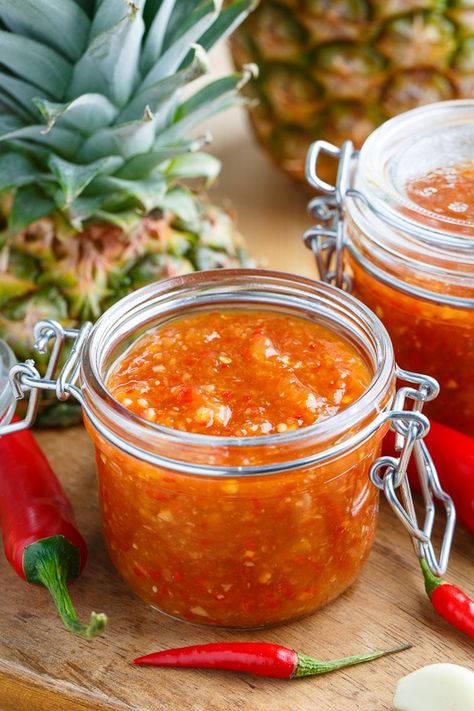 Pineapple Sweet Chili Sauce Pineapple Chili, Sweet Chili Sauce Recipe, Pineapple Sauce, Chili Verde, Chili Sauce Recipe, Chilli Jam, Recipe Tin, Sweet Chilli Sauce, Sweet Chilli