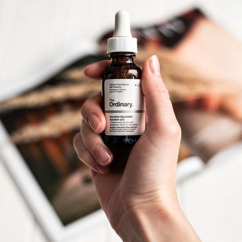 The Ordinary Photoshoot, Product Videography Ideas, The Ordinary Ascorbyl Glucoside, Product Videography, Videography Ideas, Gold Skincare, Preppy Makeup, Food Videography, Skin Care Routine Order