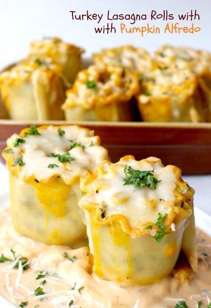 Turkey Lasagna Rolls with Pumpkin Alfredo - Mantitlement Ground Turkey Spinach, Pumpkin Alfredo Sauce, Pumpkin Alfredo, Turkey Spinach, Turkey Lasagna, Pumpkin Lasagna, Lasagna Roll Ups, Pasta Recipes Alfredo, Lasagna Roll