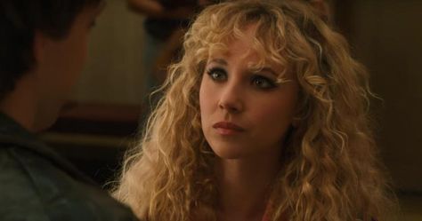 Trelawney Aesthetic, Sybill Trelawney, Professor Aesthetic, Juno Temple, Blonde Curly Hair, Deva Curl, Woody Allen, Marauders Era, Beauty Standards