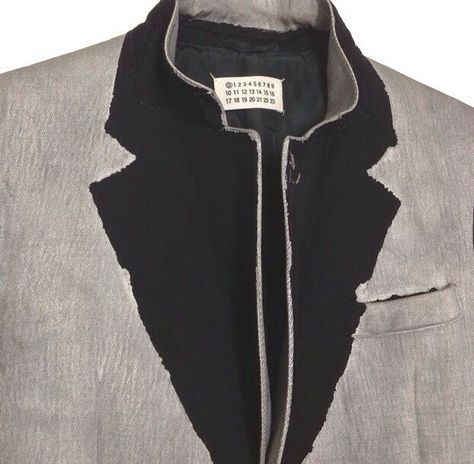 Illusion Lapel Jacket - creative sewing ideas; colourblock collar detail; deconstructed tailoring // Maison Martin Margiela Deconstructed Tailoring, Deconstructed Jacket, Deconstructed Blazer, Deconstruction Fashion, Tailoring Details, Jacket Details, Creative Sewing, Design Moda, Lapel Jacket