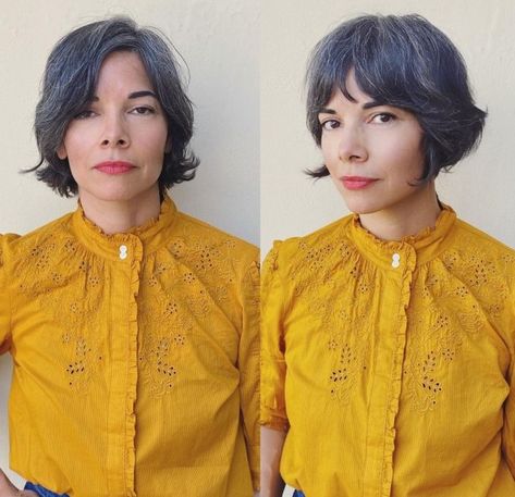 Short Retro Bob with Bangs Short Hair With Bangs Ideas, Short Bob With Bangs, Bangs And Glasses, Short Textured Hair, Bangs Ideas, Wavy Bob Haircuts, Short Wavy Bob, Thick Wavy Hair, Hair Adviser