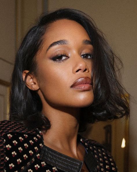 Laura Harrier, Girl Boss Motivation, Shot Hair Styles, March 8, Mode Inspo, Fitness Beauty, White Hair, Beauty Inspiration, Bridal Makeup