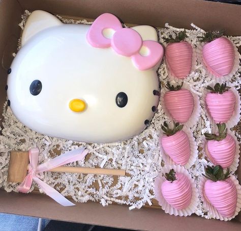 Hello Kitty Birthday Theme, Breakable Heart, Diy Hello Kitty, Chocolate Covered Strawberries Bouquet, Sweet Sixteen Birthday Party Ideas, Hello Kitty Gifts, Hello Kitty Videos, Kitty Pictures, Hello Kitty Birthday Party