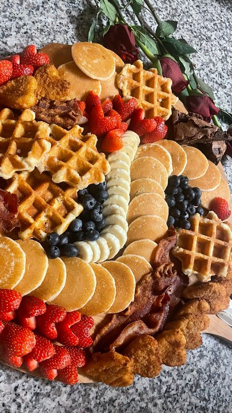 Pastry Breakfast Board, Food Boards For Parties Aesthetic, Unconventional Charcuterie Board, Chicken And Waffle Charcuterie Board Ideas, Nutella Board Ideas, Hosting Valentine Party, Charcuterie Board Fast Food, Bridal Brunch Backdrop, Breakfast Meat Charcuterie Board