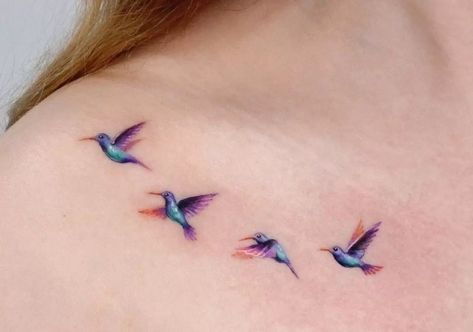 Hummingbird Tattoo Watercolor, Hummingbird Tattoo Meaning, Hummingbird Tattoos, Small Hummingbird Tattoo, Tattoos Infinity, Hibiscus Tattoo, Inspiration Tattoo, Back Of Shoulder Tattoo, Tattoos Geometric