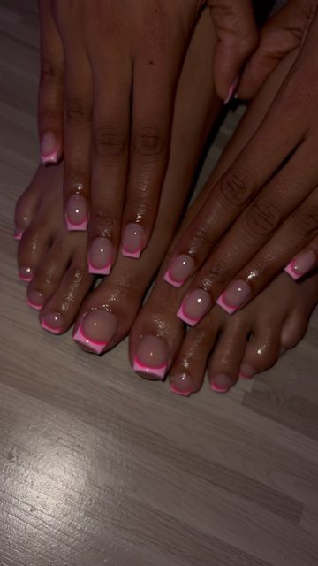 Simply Pink Nails, Light Pink French Tip Nails Square Long, Cute Pink Toe Nails, Pink French Tip Outline Nails, French Tip Hands And Toes, Cute Pink French Tips, All Pink French Nails, French Tips With Outline, Nails Acrylic Inspo Short