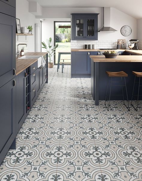 Patterned Kitchen Tiles, Tiles Living Room, Mosaic Tile Kitchen, Blue Kitchen Cabinets, Floral Mosaic, Hallway Designs, Patterned Floor Tiles, Diy Kitchen Furniture, Mosaic Pattern