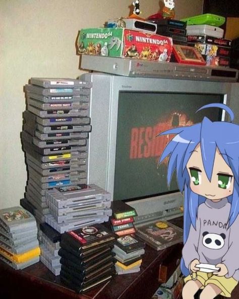 Hikikomori Anime, Konata Izumi, Real Anime, Messy Room, Pinterest Memes, Lucky Star, Silly Pictures, Aesthetic Images, Best Anime Shows