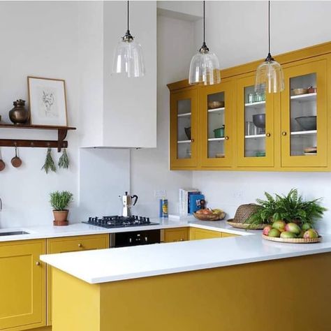 24 Glomorous Yellow Kitchen Design Ideas Yellow Shaker Kitchen, Lonika Chande, Yellow Kitchen Designs, Kitchen Library, Kitchen 2022, Yellow Cabinets, Kitsch Kitchen, London Interior, Shaker Style Kitchens