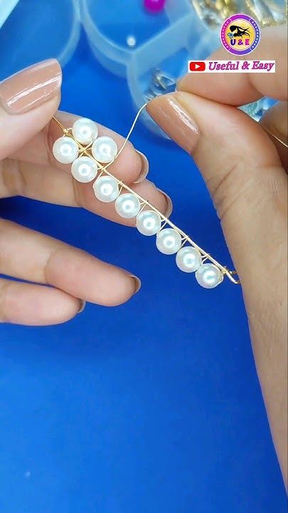 Diy Trendy Earrings, Diy Easy Earrings, Swarovski Beaded Jewelry, Bead Earrings Diy, Miyuki Earrings, Trending Earrings, Diy Earrings Easy, Wire Jewelry Making, Beaded Earrings Tutorials