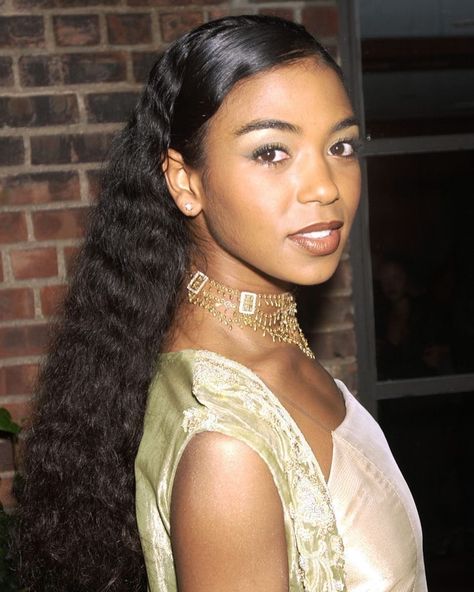 90s Hairstyles For Black Women, Kelis Hair, Ananda Lewis, Black Hair 90s, 2000s Hairstyles, Wavy Haircuts, Hair Catalog, Natural Black Women, Release Party