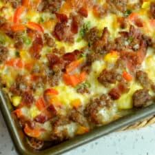 Red Baron Breakfast Pizza, Breakfast Casserole Dishes, Pork Breakfast Sausage, Baked Pizza, Chicken Noodle Soup Crock Pot, Breakfast Pizza Recipe, Bacon Sausage, Pizza Crust Recipe, Tasty Breakfast