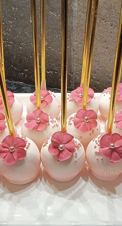 Mulan Party, Cherry Blossom Cake, Cake Pop Decorating, Sweet Treats Desserts, Spa Party, Party Treats, Cakepops, Girl Baby Shower, Mulan