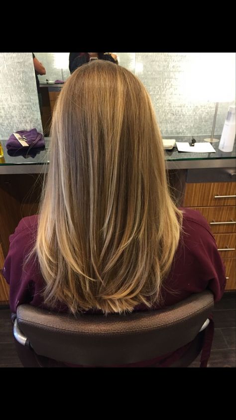 Light Layers Straight Hair, Light Layer Haircut, Light Layers Mid Length Hair, Rounded Bottom Haircut, Long Layers Light Brown Hair, Long Layers Without Styling, Soft Layered Hair Medium Mid Length, Blonde Hairline Dark Hair, Subtle Layers Straight Hair