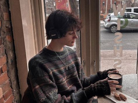 Jumper Outfit Men Aesthetic, Cafe Guy Aesthetic, Grunge Sweater Outfit Men, Old Man Sweater Aesthetic, Queer Sweater Outfits, Masculine Sweater Outfit, Grandpa Sweater Aesthetic Men, Cafe Boy Aesthetic, Grandpa Sweater Men