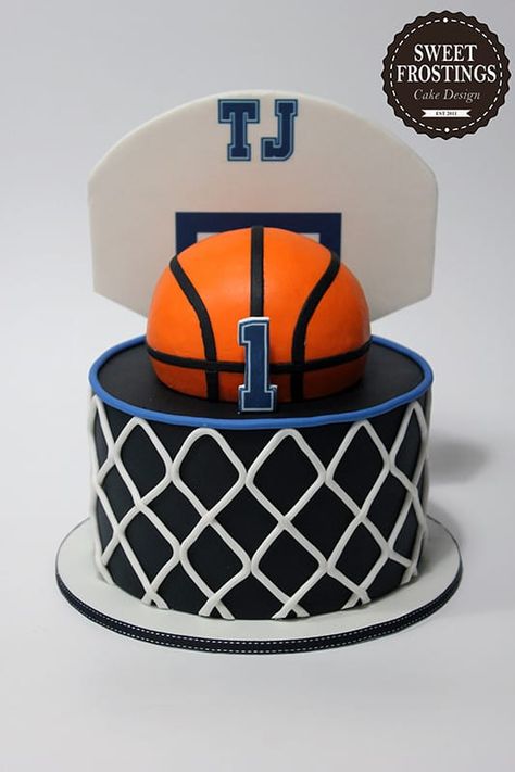 Amazing Basketball Party Food Ideas that are perfect for a March Madness Party!    Let's hit the court with some fantastic basketball cakes, cookies and dessert ideas.  These delicious treats are perfect for a basketball themed birthday or a march madness viewing party!  You are sure to score with these adorable and fun treats. Check out all the fun b-ball themed ideas!  #birthday #basketball #marchmadness #partyideas #boybirthday #kidsparties #baking #cake #cookies #desserts Simple Basketball Cake, Basketball Cakes For Boys, Cake For 16th Birthday Boy, Basketball Cake Ideas Boys, Nba Basketball Cake, Birthday Basketball Cake, Cake Basketball, Basketball Cakes, Basketball Birthday Cake