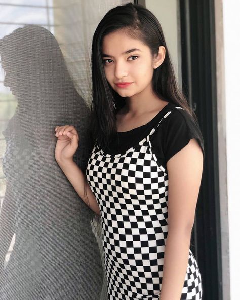 #anushkasen #anushkasen3million #anushkasen2m #anushkians Anushka Sen Hot, Anushka Sen, Teen Celebrities, Celebrity Fashion Looks, Indian Tv Actress, Photo Pose Style, Whatsapp Dp, Stylish Girl, Hd Photos