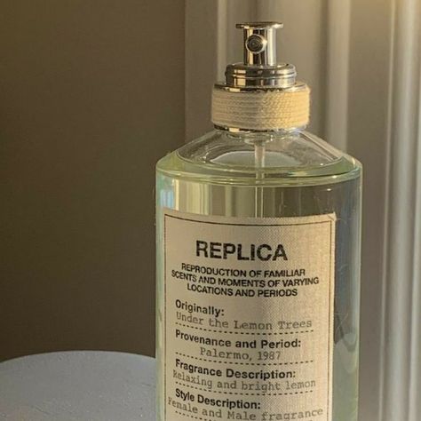 Maison Margiela Perfume, Replica Perfume, Sup Girl, Fruit Smoothie Recipes Healthy, Pinterest Design, Minimalist White, Aesthetic Minimalist, Perfume Scents, Jewelry Luxury