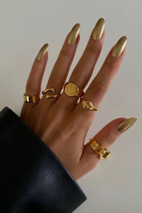 Gold Jewelry / Gold Chunky Rings / Spring Nails / Spring gel nails 2023 Chunky Gold Jewelry, Hand Jewelry Rings, Inexpensive Jewelry, Dope Jewelry, Jewelry Fashion Trends, Jewelry Lookbook, Bangle Designs, Cheap Jewelry, Hand Jewelry