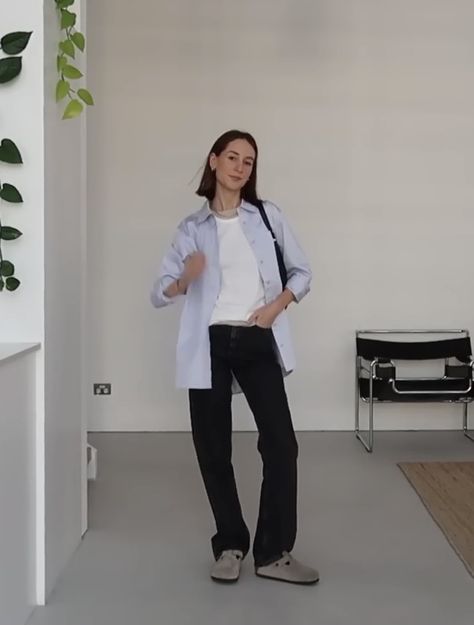 Jess Alizzi, Body Fashion, Chic Coat, Minimalist Style, Minimalist Fashion, What To Wear, Lab Coat, Fashion Inspiration, Vision Board