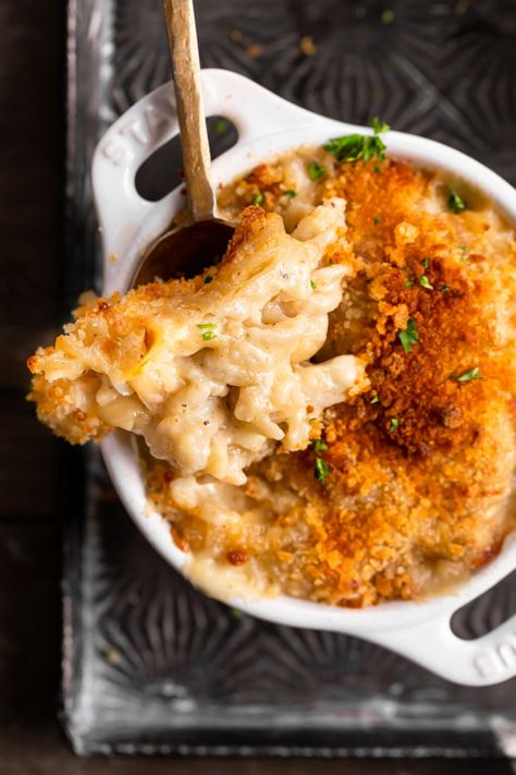 French Onion Mac and Cheese - The Bottomless Pit French Onion Mac And Cheese, Onion Mac And Cheese, Shaped Pasta, Pasta Varieties, Gluten Free Bread Crumbs, Bad Time, Date Night In, Homemade Recipe, Mac Cheese