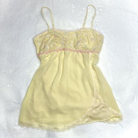 [♡] Ditsy floral embroidered babydoll top Yellow and... - Depop Visual Archive, Khaki Tops, Flower And Butterfly, 2000s Outfits, Dream Outfits, Stylish Summer Outfits, Pink Bows, Butterfly Embroidery, Yellow And Pink