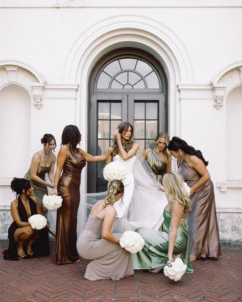 A moment for Hailey and her girls. . . . #bridesmaidgoals #bridesquad #editorialweddingphotography #editorialweddingphotographer #luxuryweddingphotography #luxuryweddingphotographer #filmweddingphotographer #filmweddingphotography #nycweddingphotographer #chicagoweddingphotographer #clevelandweddingphotographer #clevelandwedding #swidrakco #swidrakcoweddings #swidrakcobride Vogue Bride, Main Character Energy, Vogue Wedding, Cabo Weddings, Bridesmaids Photos, Cleveland Wedding, Luxury Wedding Photography, Editorial Wedding, Bridal Party Photos