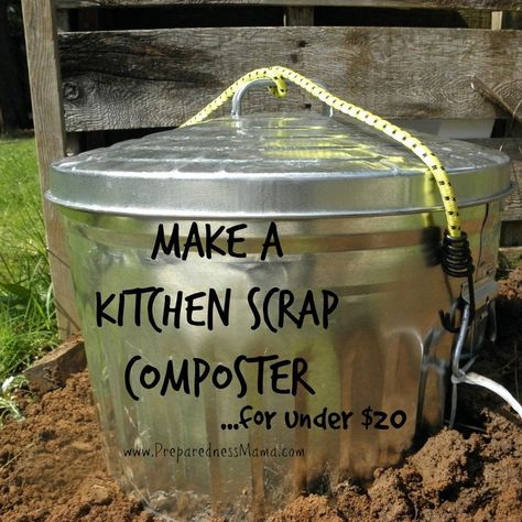 Kitchen Scrap Composter Because a garden is only as good as its soil. Great way to start composting. Trench Composting, Homemade Patio, Compost Kitchen, Start Composting, Garden Simple, Diy Compost, Kitchen Scraps, Compost Soil, Interior Livingroom