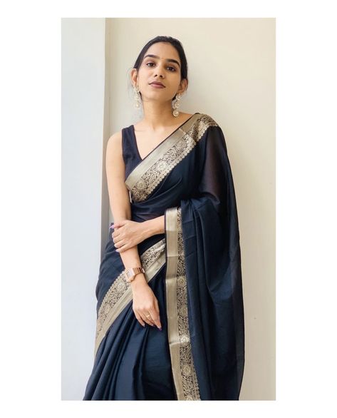 Bengali Saree, Desi Clothing, Simple Saree Designs, Grey Saree, Fashionable Saree, Fashionable Saree Blouse Designs, Saree Poses, Saree And Blouse, Clothing Aesthetic