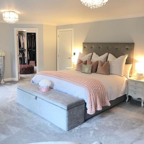 MelodyMaison on Instagram: “Now this is what you call a bedroom!  The combination of light pink, grey, and white is a favourite of ours. This bedroom features various…” Pink And Grey Room Ideas Master Bedrooms, Bedroom Decor Grey Pink, Bedroom Ideas Pink, Bedroom Inspiration Grey, Pink Gray Bedroom, Girls Bedroom Grey, Light Pink Bedrooms, Pink And Grey Room, Pink Bedroom Design