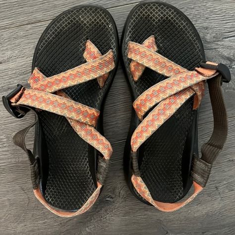 Chaco Women’s Sandals | Size 5 Chacos Sandals Aesthetic, Chocos Shoes, Chaco Aesthetic, Granola Girl Shoes, Cute Chacos, Chacos Outfit, Summer Camp Outfits, Sandals Aesthetic, Camp Outfits